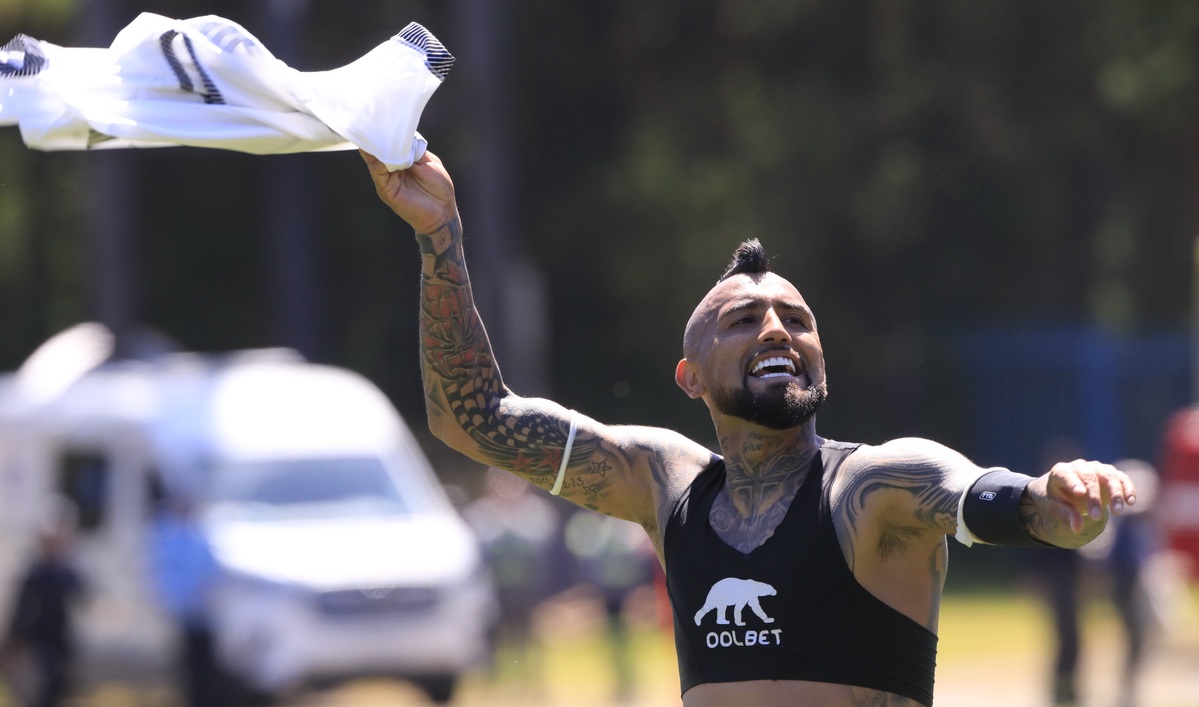 Hay Rey para rato: Colo Colo extenderá el vínculo con Arturo Vidal