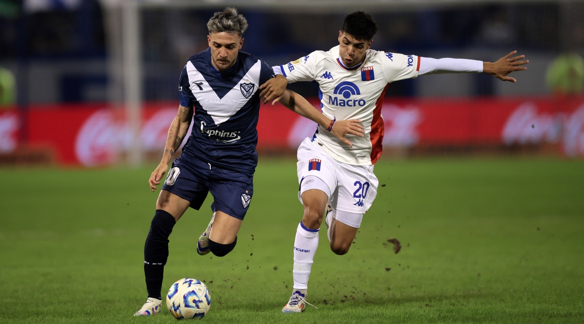 A Vélez le costó lograr el triunfo que lo mantiene de líder en solitario en Argentina