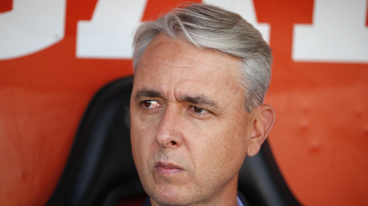 Tiago Nunes asume que falló al no clasificar a la UC a la Copa Libertadores y pide jugadores ofensivos