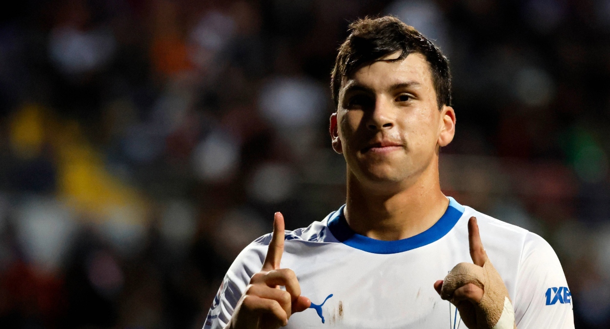 Gonzalo Tapia suma un nuevo interesado mientras Universidad Católica aún no renueva al jugador