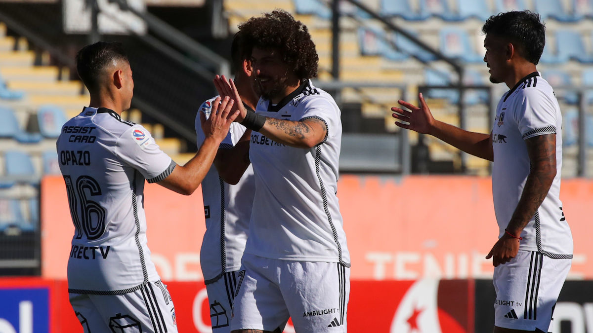 Colo Colo completó inusual duelo ante Huachipato y se convirtió en Supercampeón del fútbol chileno