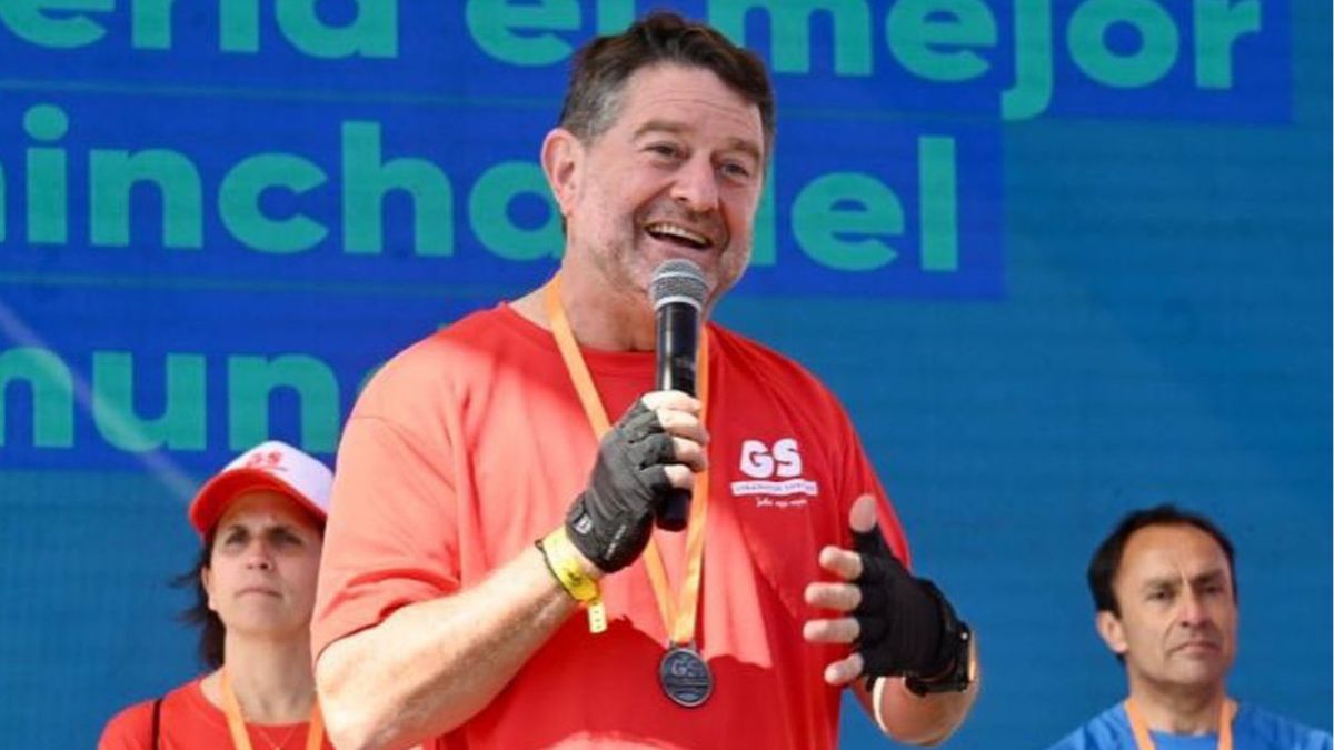 Maratonista Claudio Orrego fue reelecto gobernador de Santiago