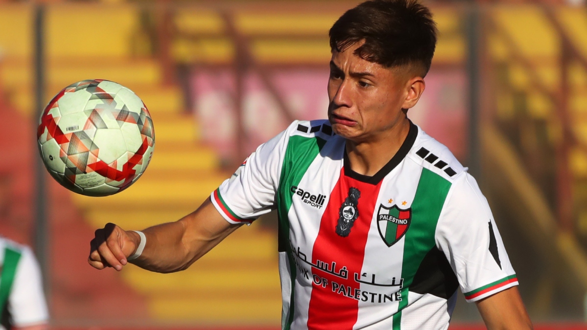 Jugador de Palestino figura dentro de las 15 mayores revelaciones del año a nivel mundial