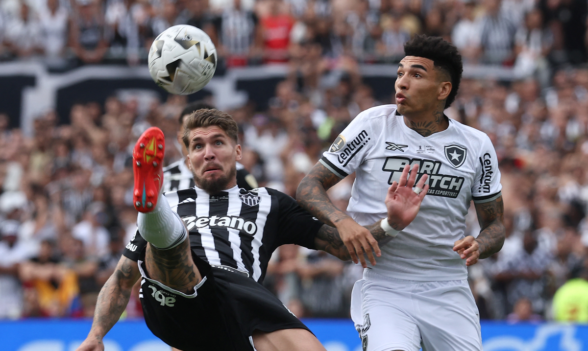 ¿Qué se te pasó por la cabeza muchacho? Hubo un expulsado antes del minuto de juego en la final de la Libertadores