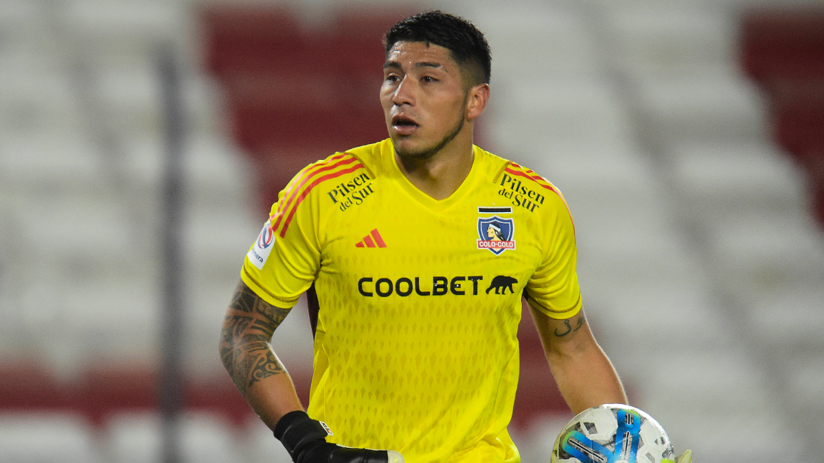 Postulan a un “viejo conocido” de Jorge Almirón para reemplazar a Cortés en Colo Colo