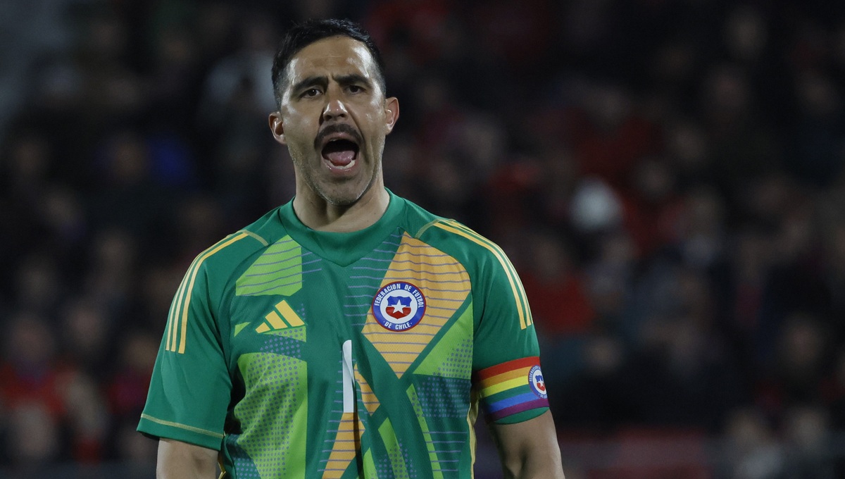 Histórico Capitán de Colo Colo desea que Claudio Bravo sea el portero del Cacique