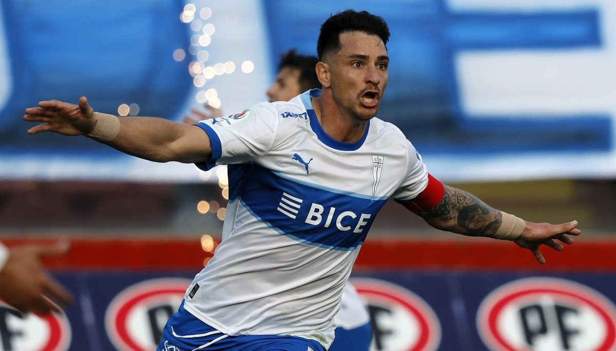 Otro premio más: Fernando Zampedri es el mejor jugador del fútbol chileno en 2024