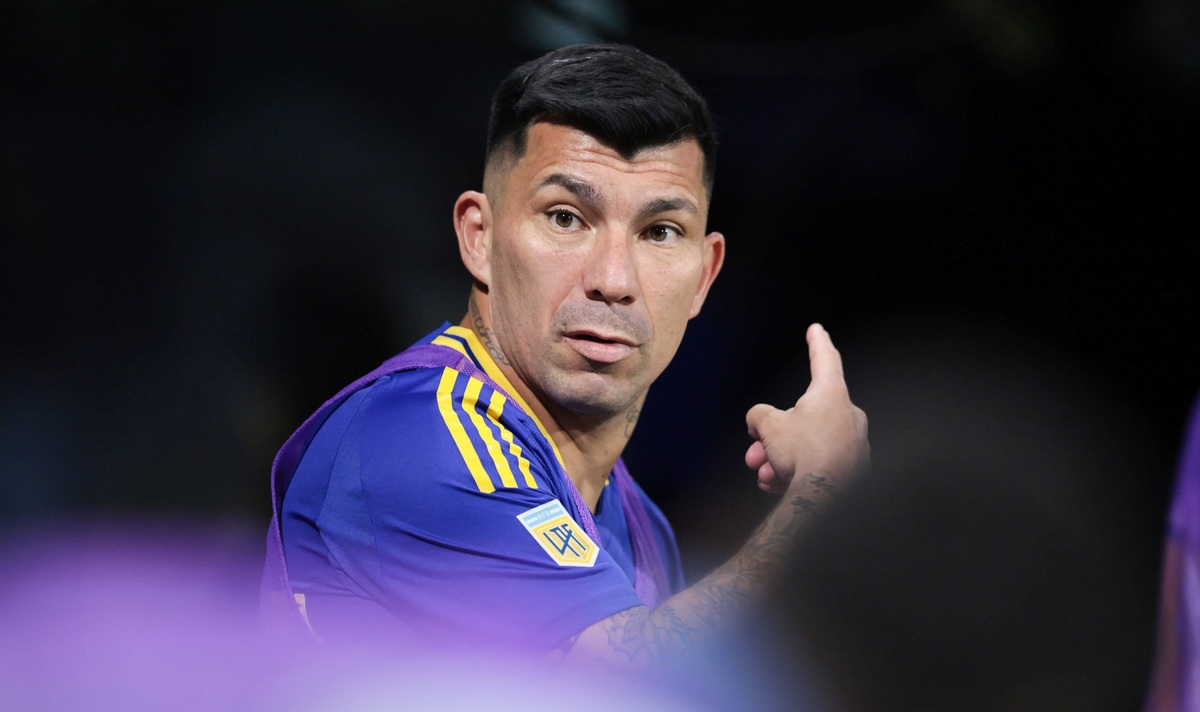 Gary Medel le hizo ver a Fernando Gago su molestia por no ser considerado en Boca