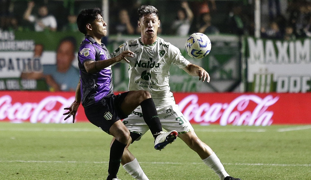 Sarmiento de Iván Morales rescató un empate sobre la hora con Banfield
