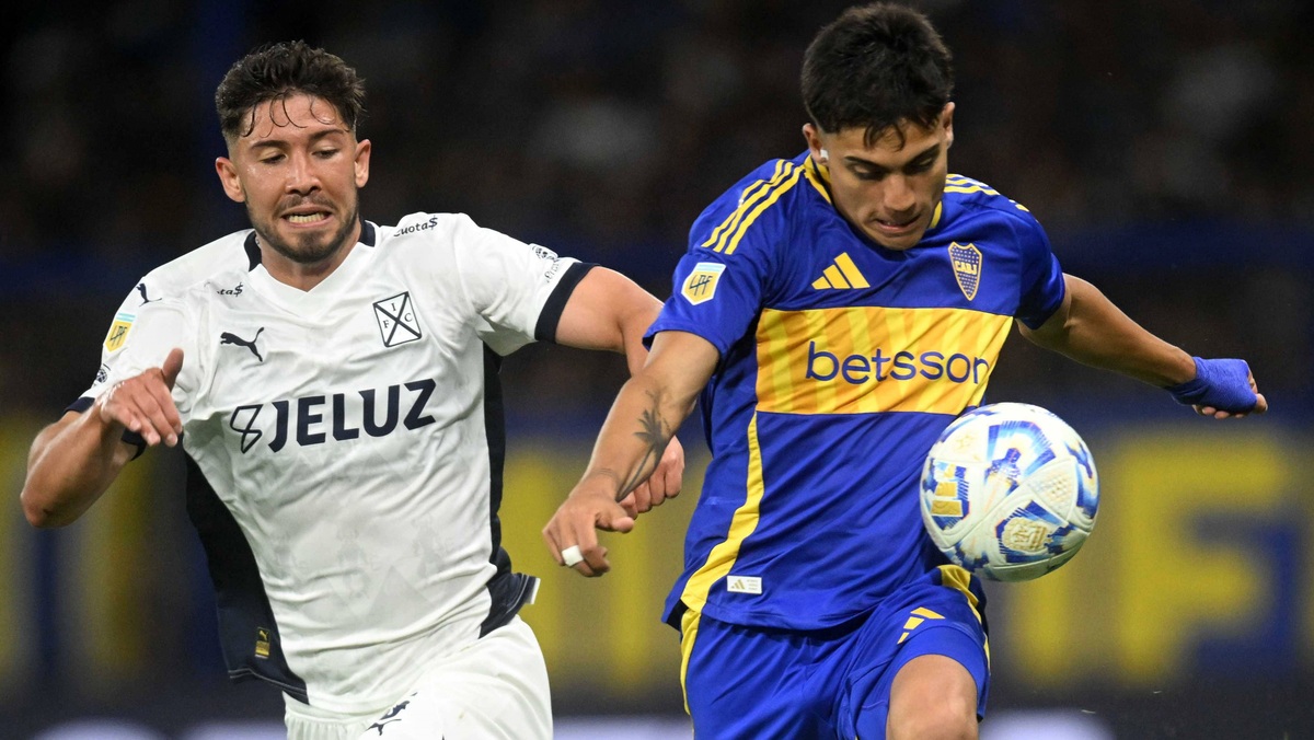 Boca Juniors le dio la bienvenida a Carlos Palacios tras su visita a La Bombonera