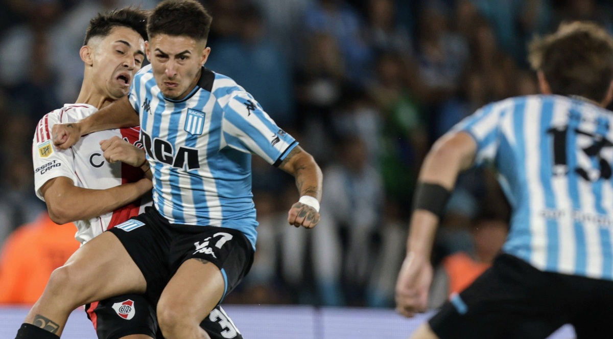 Racing de Avellaneda cerró ante River Plate un año inolvidable