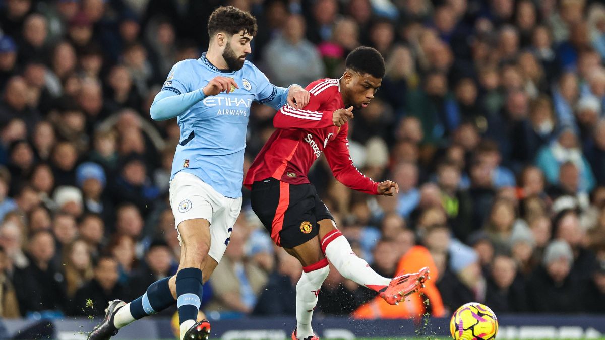 Final de película: Manchester United se llenó de vida tras remontarle el derbi al City