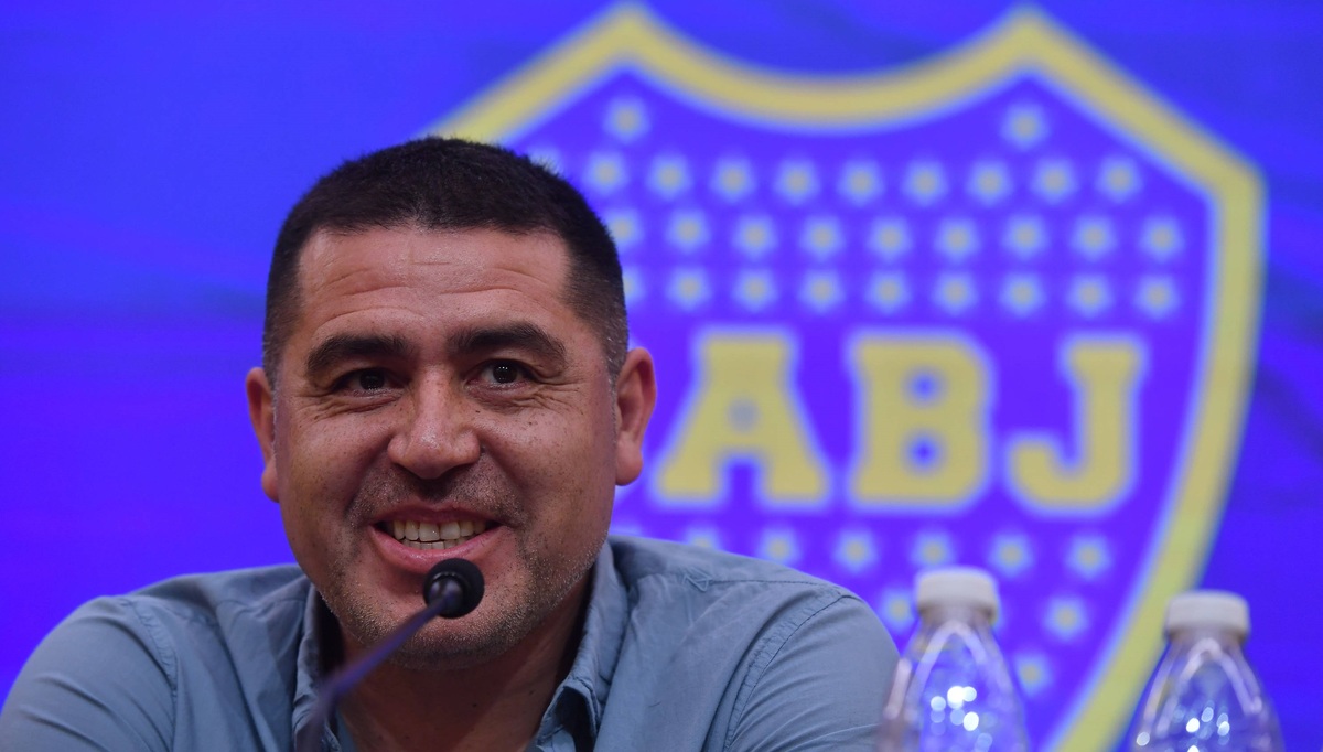 Juan Román Riquelme y Boca se interesan en jugador que pretende Colo Colo