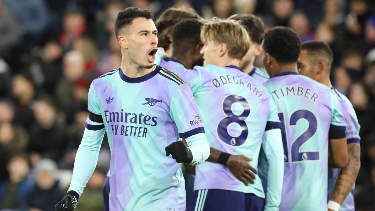 Arsenal golea y mete presión en la parte alta de la Premier League