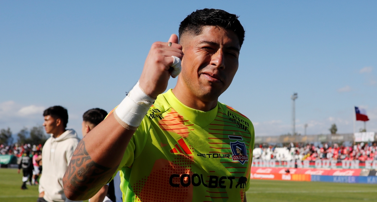 Con la cola entre las piernas: Brayan Cortés volverá a vestir la camiseta de Colo Colo