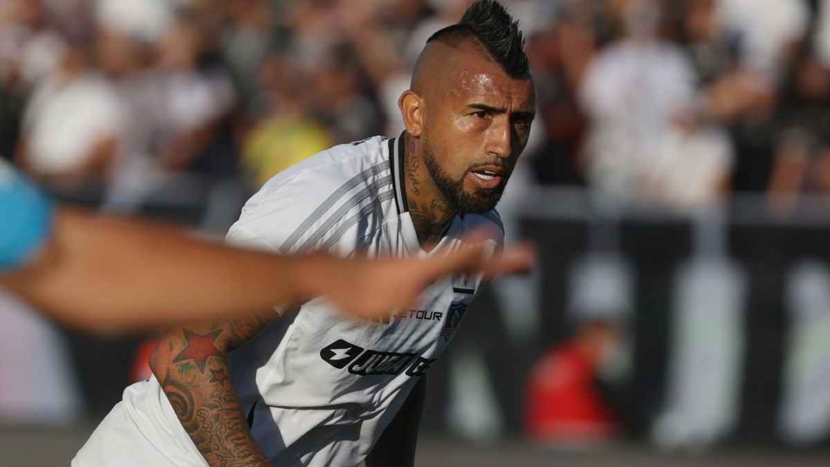 “Ponen reglas que no existen en el fútbol”: Vidal criticó a las autoridades por la suspensión de la Supercopa
