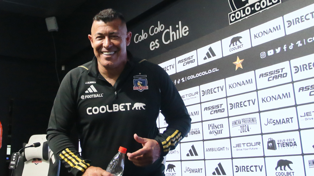 Jorge Almirón es pura felicidad: Colo Colo anunció a tres fichajes en menos de diez minutos