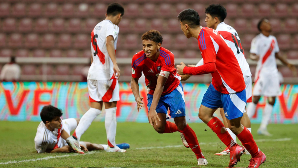 “Espero verlo en Europa”: Titular de la Católica se la juega con el futuro de Rossel