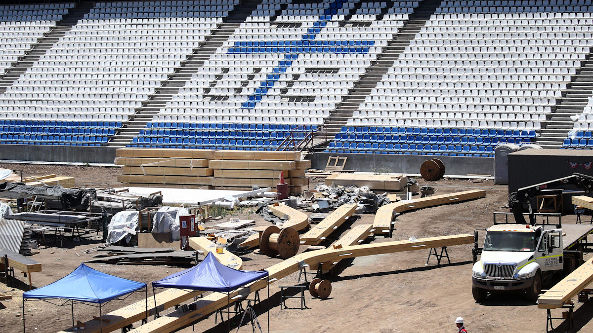 “Por graves incumplimientos”: Suspenden las faenas en el nuevo estadio Claro Arena