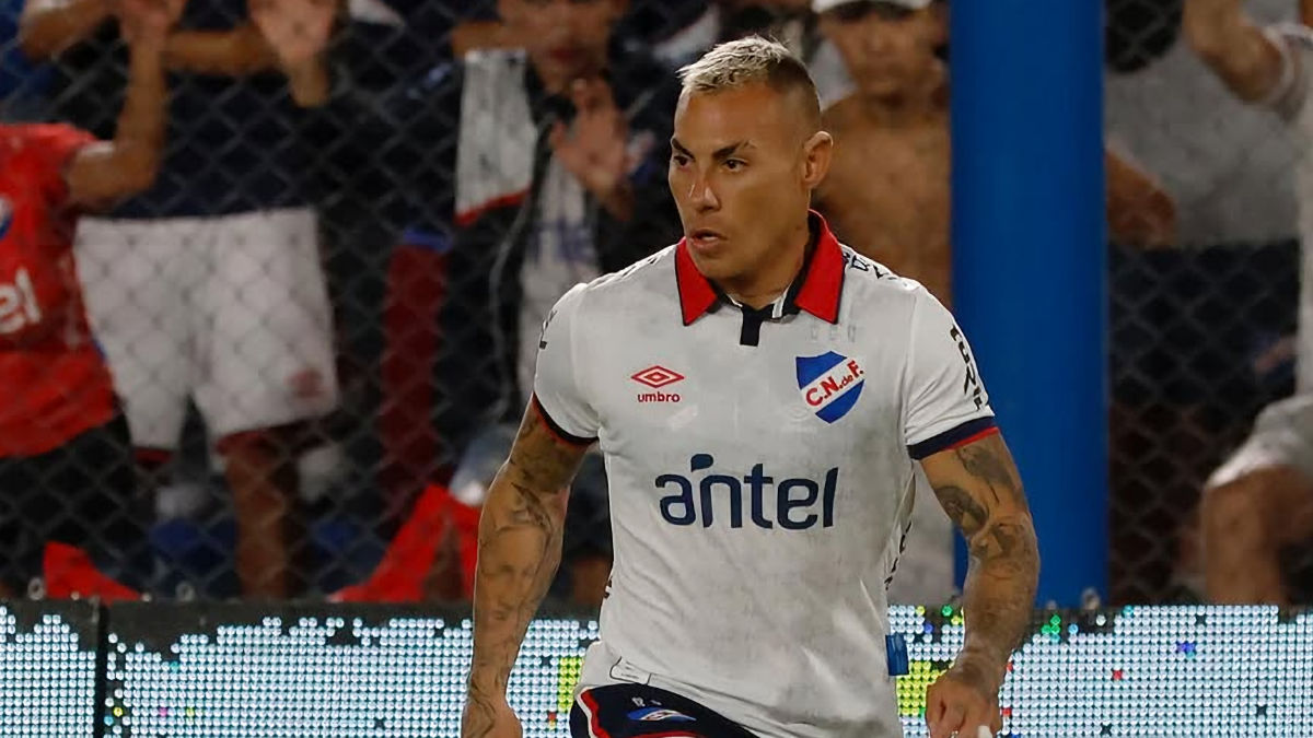 Eduardo Vargas marcó su primer gol y le dio un dramático triunfo a Nacional en Uruguay
