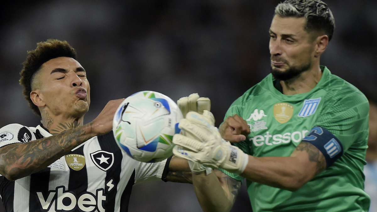 Gabriel Arias hizo historia con Racing al ganar la Recopa Sudamericana