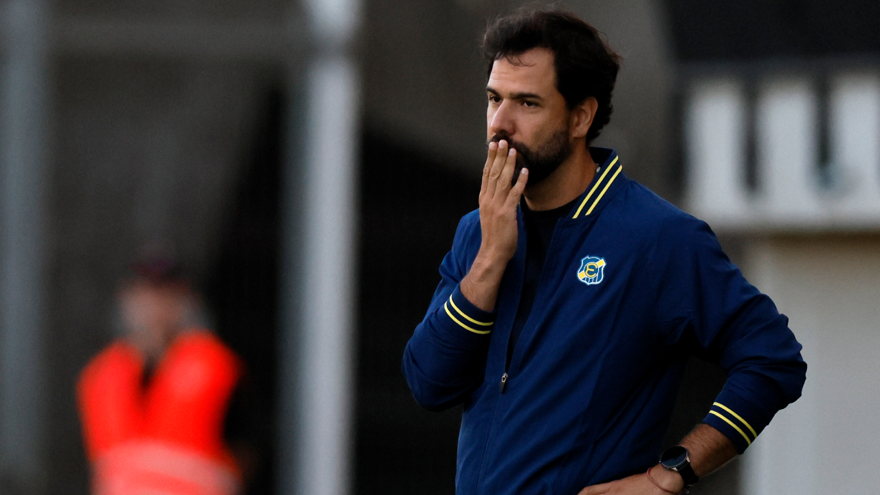 Solo piensa en Colo Colo: Gustavo Leal descarta su salida de Everton