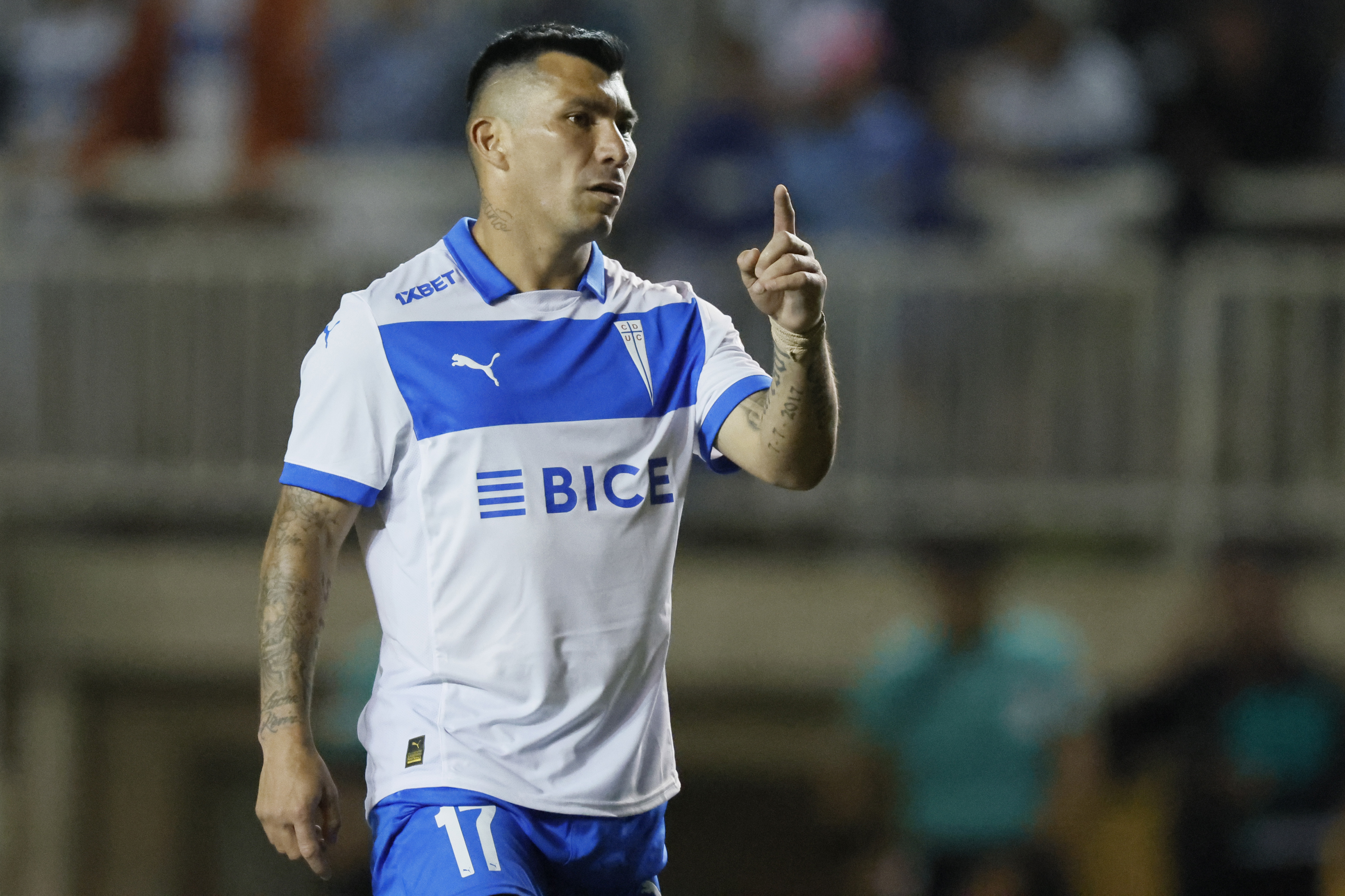 Celebra Universidad Católica: Tiago Nunes puso fecha al retorno de Gary Medel