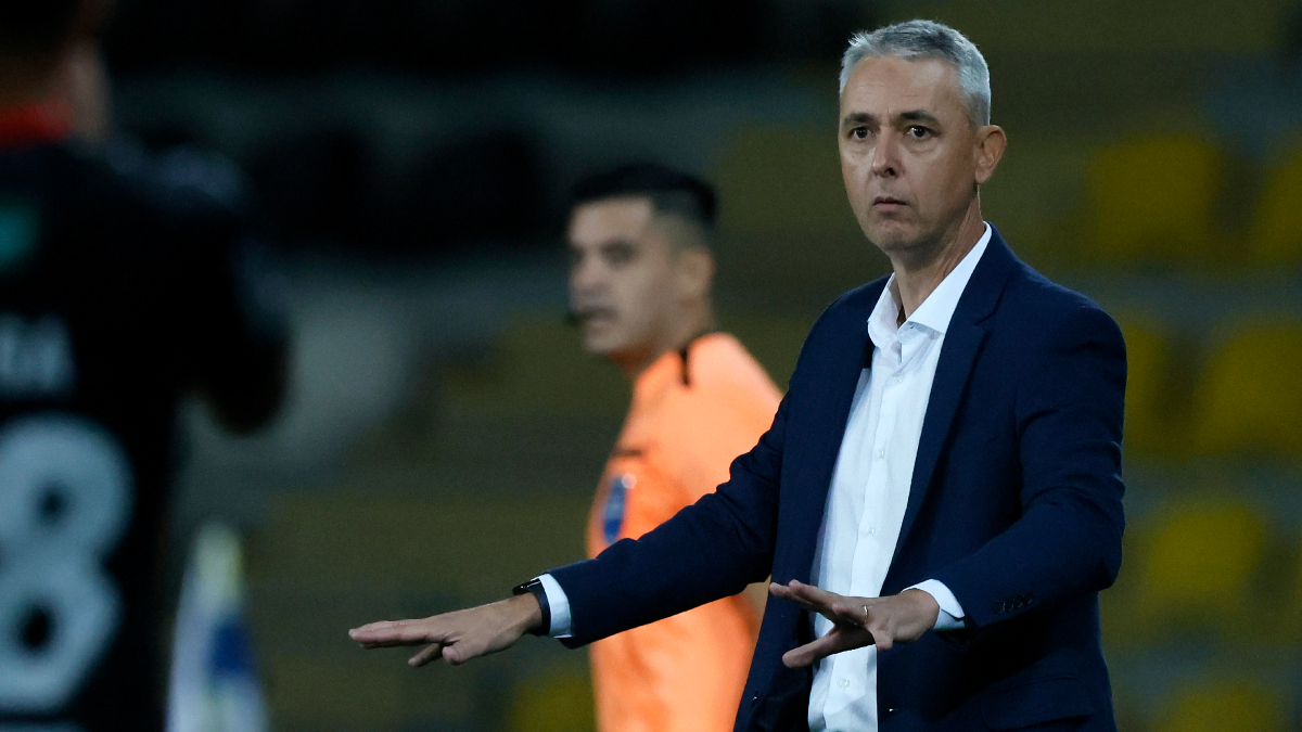 Tiago Nunes descarta su temprana salida de Universidad Católica