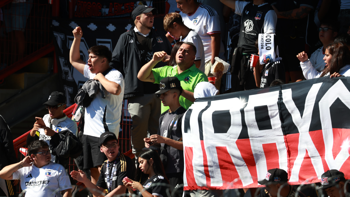 Hinchas de Colo Colo son criticados por protagonizar lamentable situación en La Calera