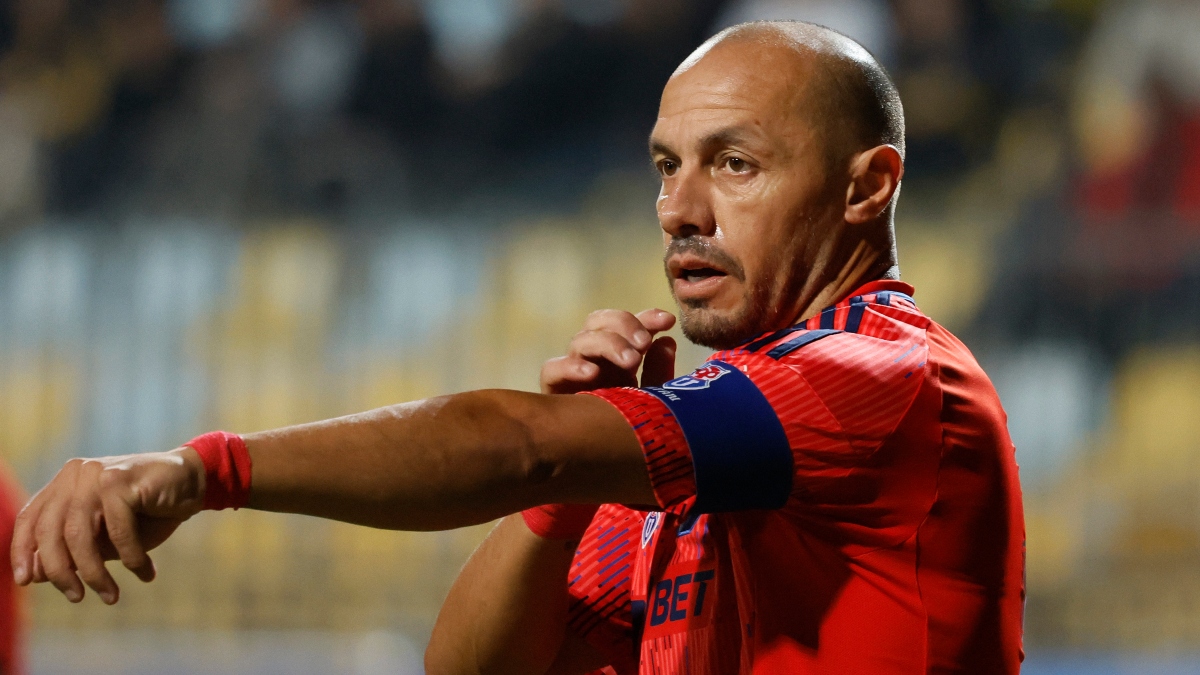 El reclamo de Marcelo Díaz: “¿Por qué a Colo Colo no le ponen roja?”