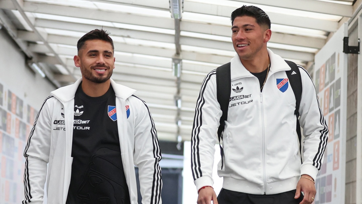 Colo Colo inició su largo viaje a Colombia para debutar en la Libertadores