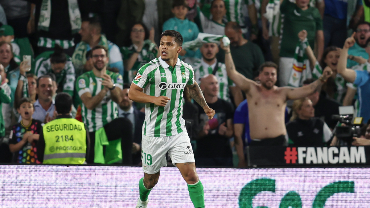 Real Betis 2-1 Sevilla por La Liga 2024-2025: resumen, goles, resultado y estadísticas