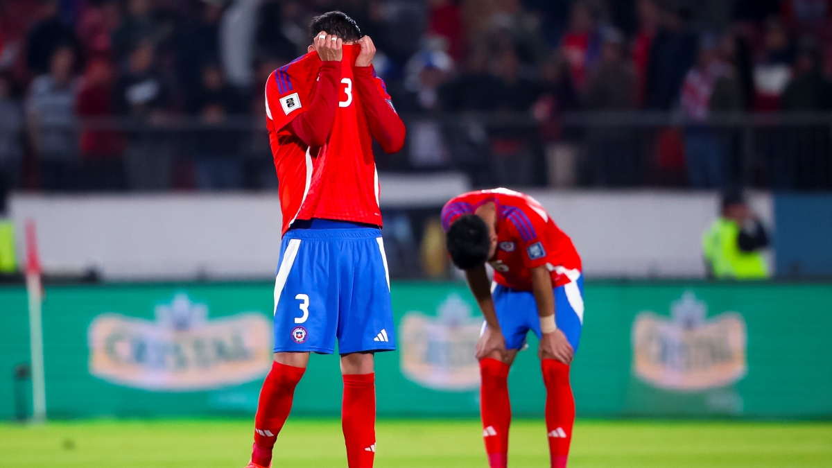 Chile toca fondo: La Roja queda fuera del Top 50 del ranking FIFA
