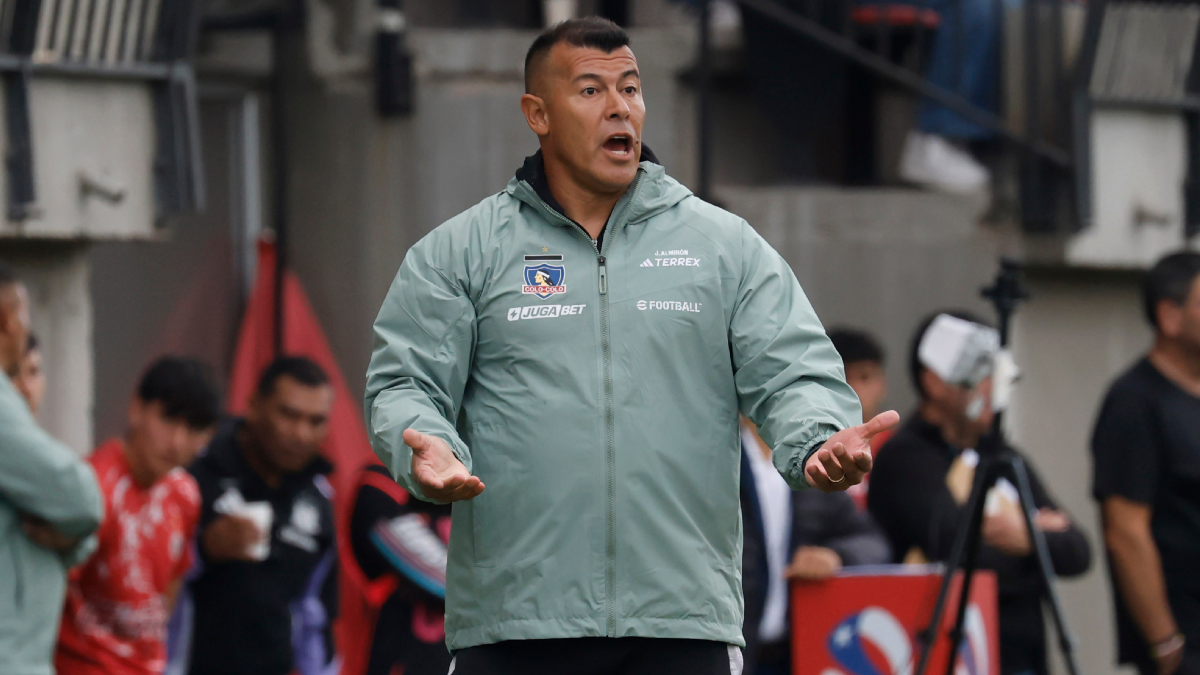 Renovó con Colo Colo a pedido de Jorge Almirón y ahora sufre con las lesiones