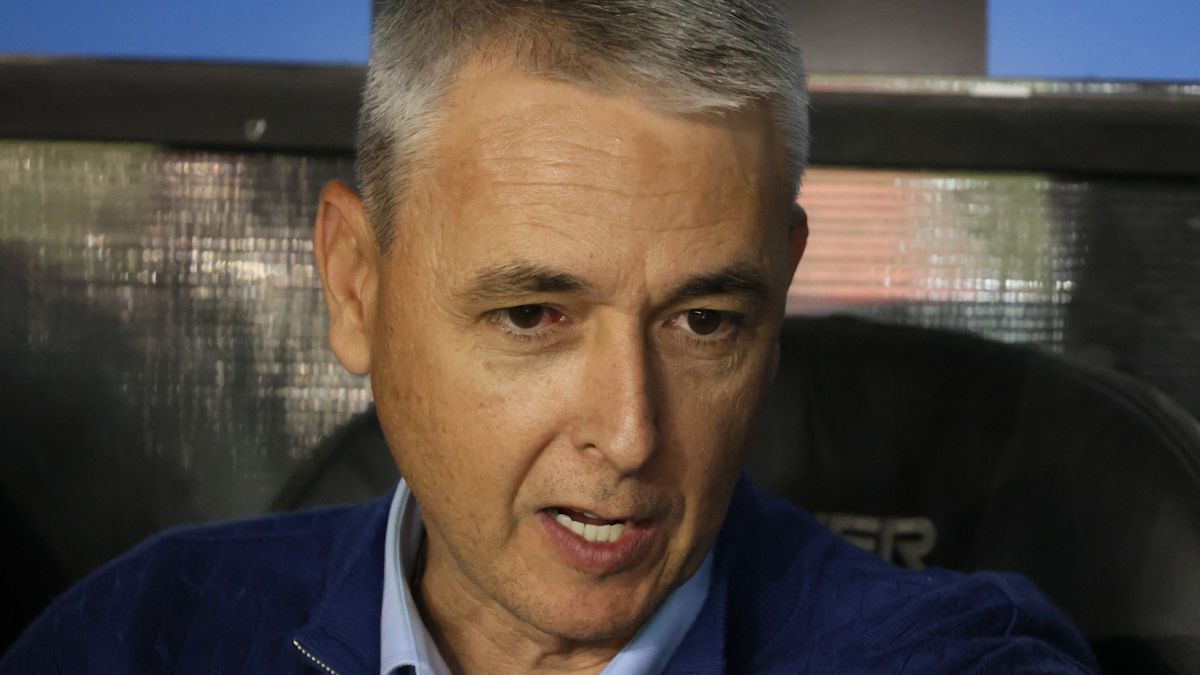 Pese a otro papelón: Tiago Nunes se perpetúa en su cargo como DT de U. Católica