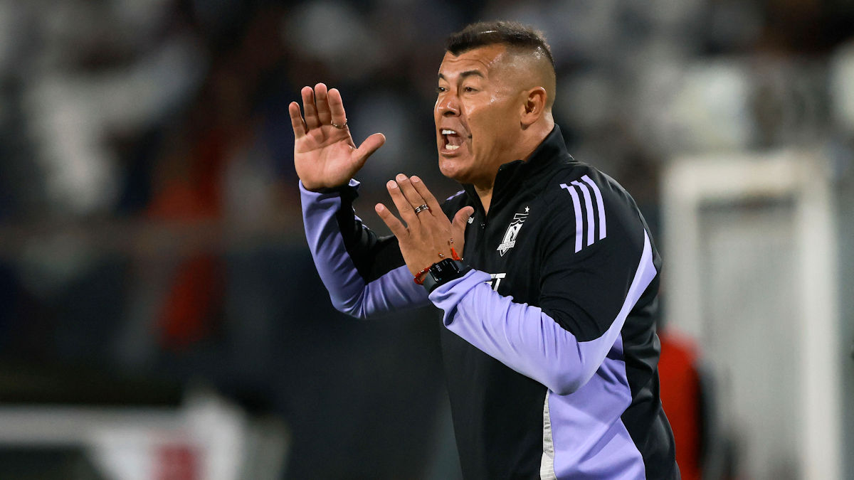 Jorge Almirón desató todo su enojo tras el empate entre Colo Colo y S. Wanderers