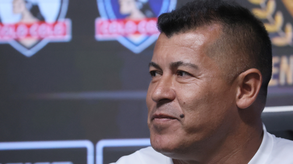 Sonríe Almirón: Colo Colo recupera a jugador clave para la Libertadores y el Superclásico