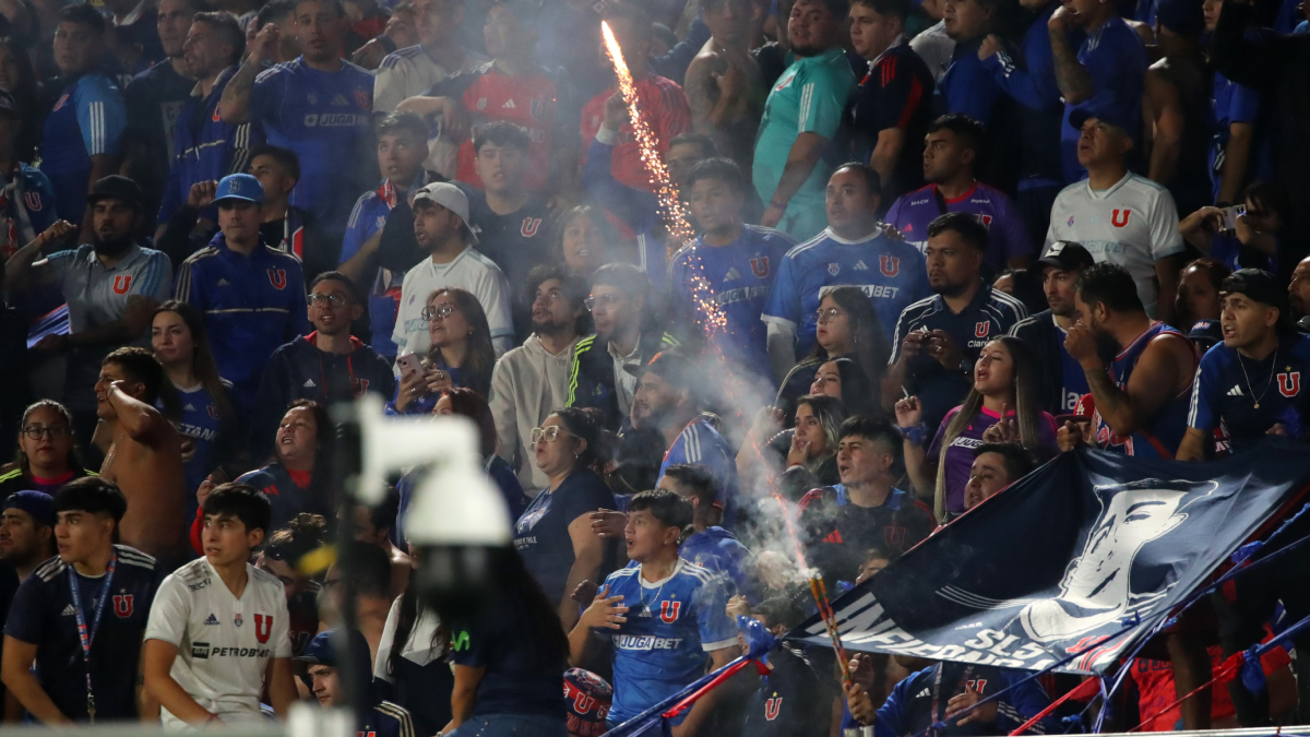 Hinchas de la U de Chile generan incidentes en la previa del partido ante Estudiantes por Copa Libertadores