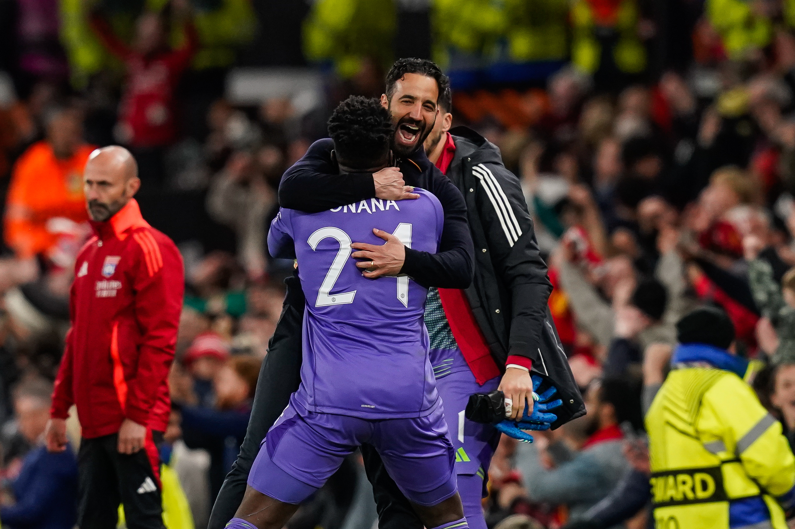 ¡Partido del año! Manchester United logra remontar en el tiempo extra y clasifica a semifinales