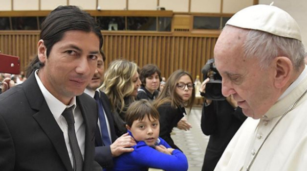 El Papa Francisco y el día que futbolistas chilenos jugaron un partido benéfico que él organizó