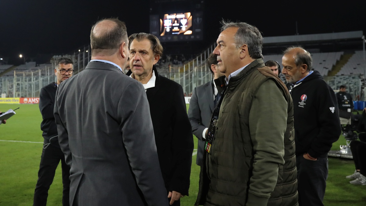 Colo Colo juega vigilado: Conmebol manda a su experto en seguridad para el duelo con Racing