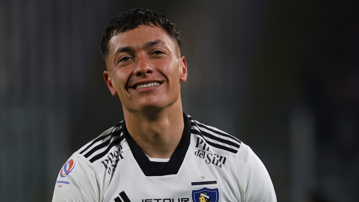 Con cuatro importantes modificaciones: La formación de Colo Colo vs Coquimbo Unido