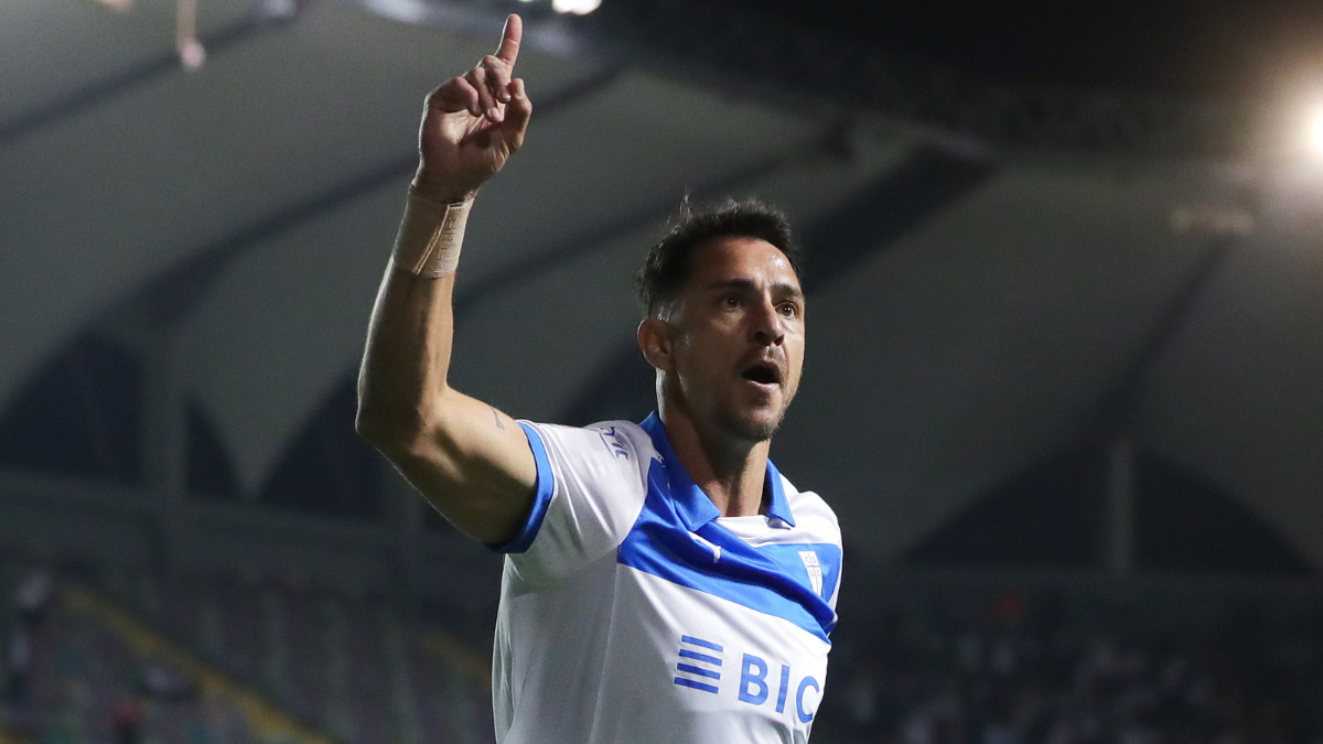 Llegan encendidos al clásico universitario: U. Católica humilla a Everton en el Campeonato Nacional