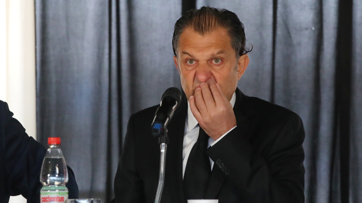 Aníbal Mosa da la cara en Colo Colo: responde a acusaciones de manipular estados financieros en Blanco y Negro