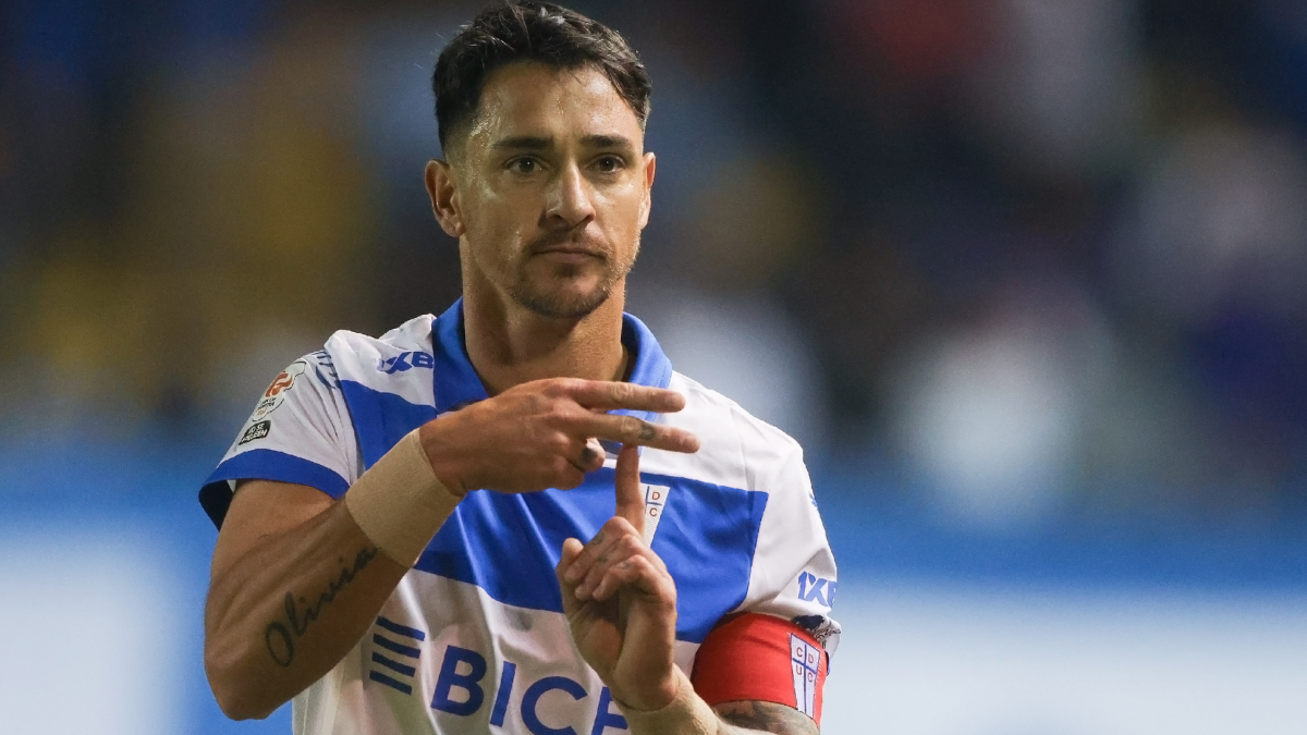 Fernando Zampedri nuevamente buscará entrar en la historia de la UC en un clásico ante U de Chile