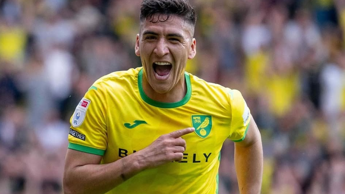 Marcelino Núñez brilla con dos goles en la Championship