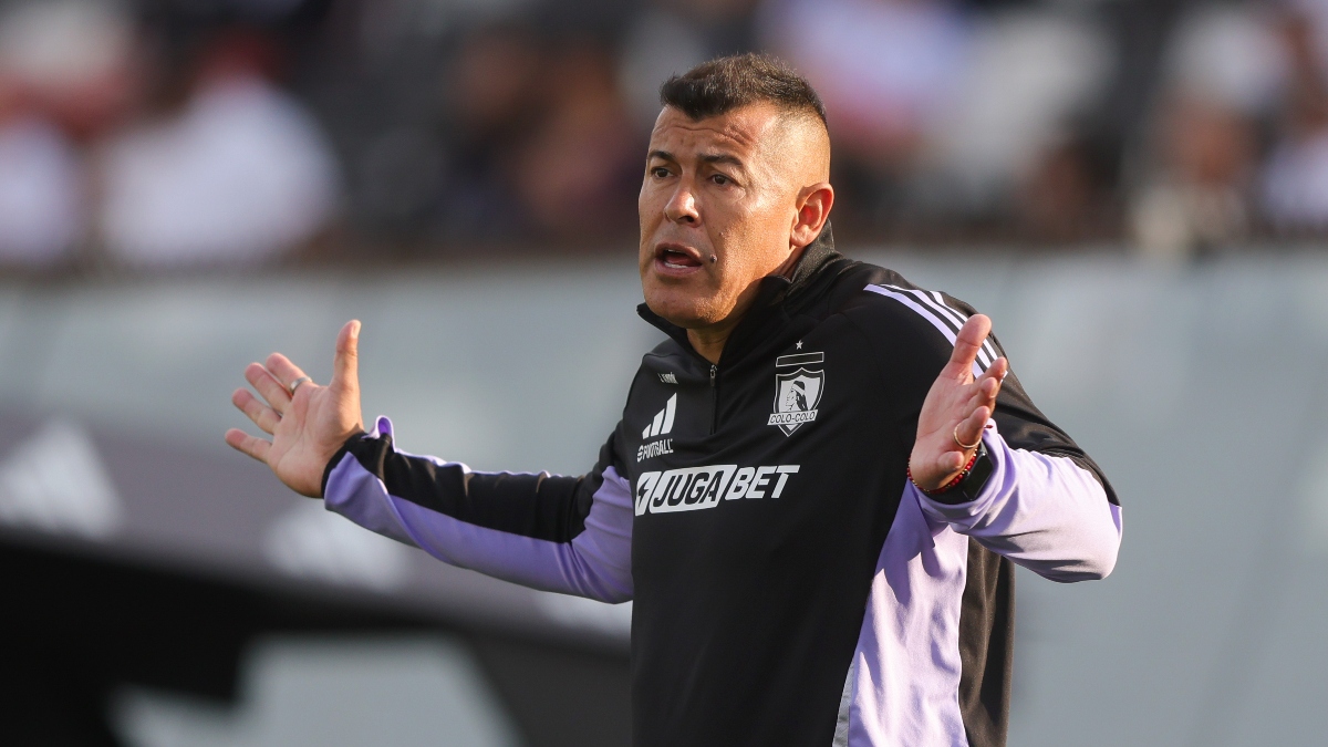 Importante cambio en ataque: La formación de Colo Colo para el duelo con Fortaleza