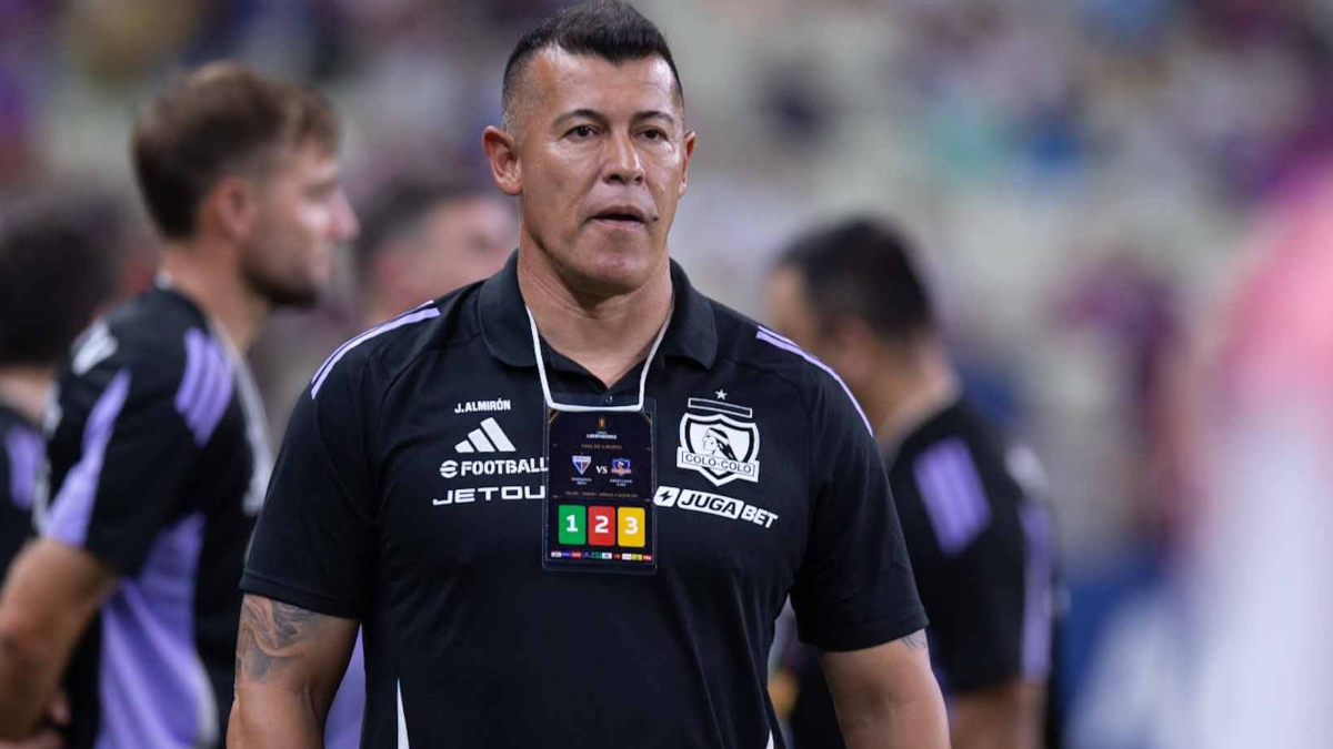 Colo Colo enfrentó la furia de sus hinchas en su regreso a Chile