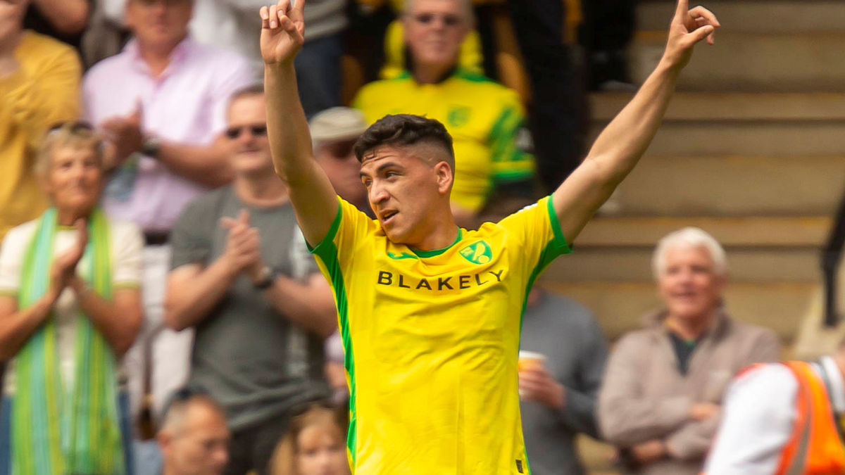 El suculento monto que recibirá U. Católica ante una posible venta de Marcelino Núñez en Inglaterra