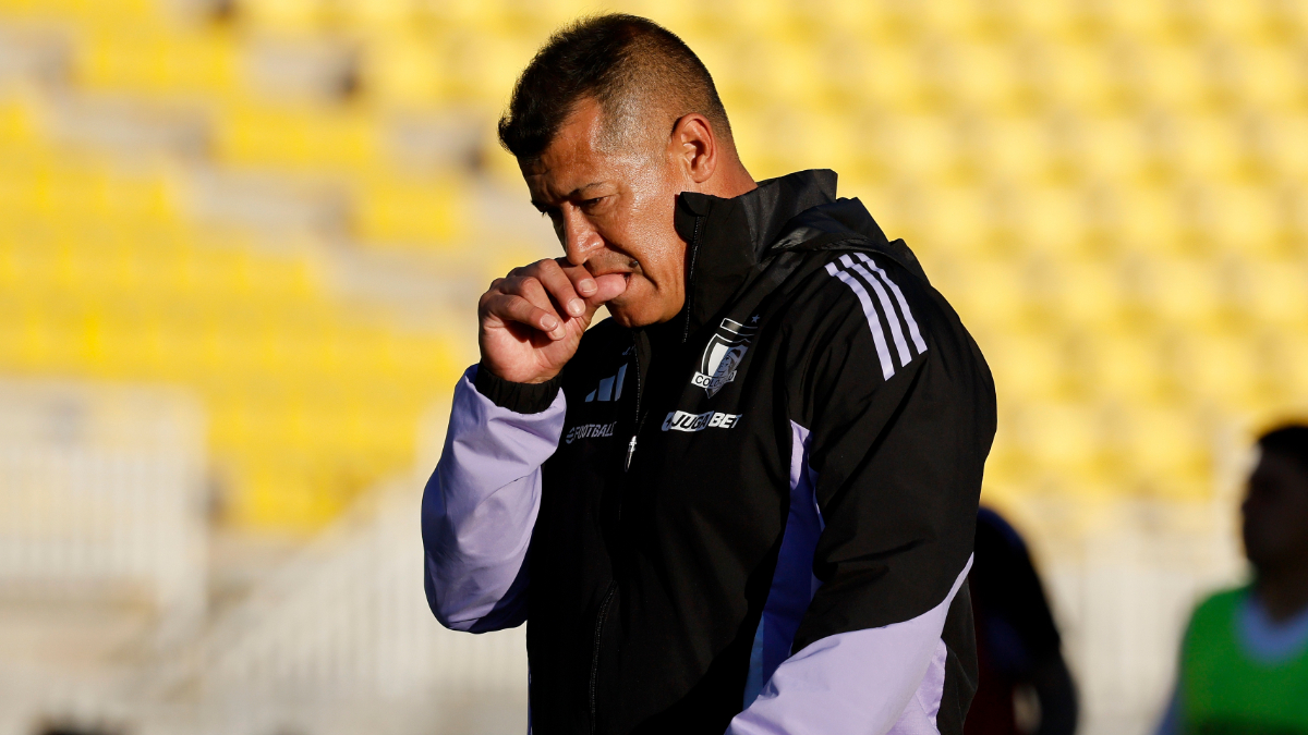Jorge Almirón golpeó la mesa en Colo Colo tras la eliminación en la Copa Chile